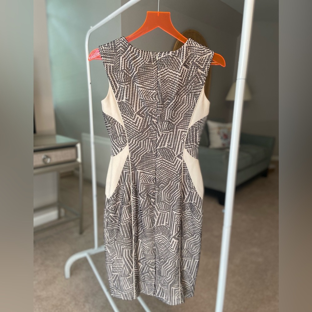 ANTONIO MELANI Black and Cream Sheath Dress